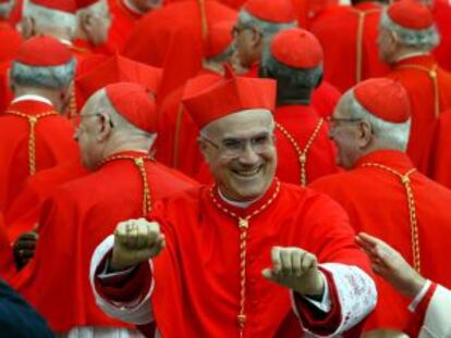 El cardenal Tarsicio Bertone, en 2003.