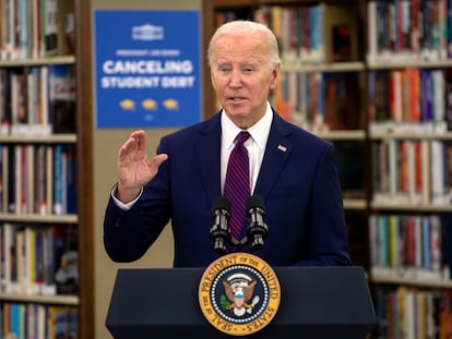 El presidente Joe Biden, durante una intervención pública en la Biblioteca Julian Dixon, de Culver City, el miércoles 21 de febrero.