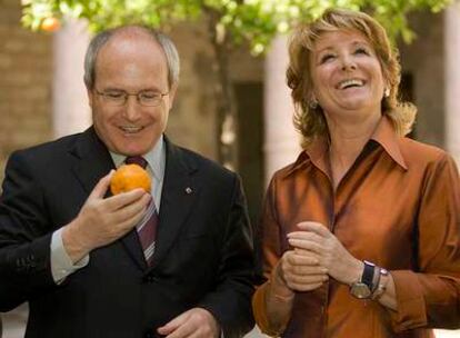 José Montilla y Esperanza Aguirre, en el palacio de la Generalitat de Barcelona.