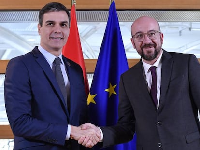 El presidente del Gobierno, Pedro Sánchez, y el del Consejo Europeo, Charles Michel, en Bruselas el pasado 5 de febrero. 