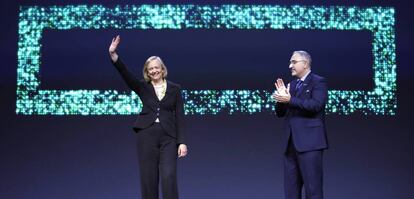 Meg Whitman con Antonio Neri, presidente de HPE, durante la celebración del Discover 2017.