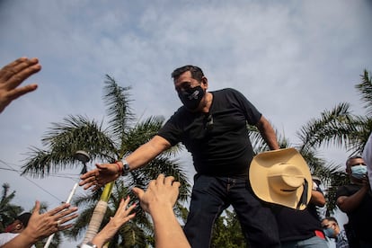 El excandidato a gobernador por el estado de Guerrero, Felix Salgado Macedonio, durante un mitin en el parque de la Reyna, en Acapulco. 