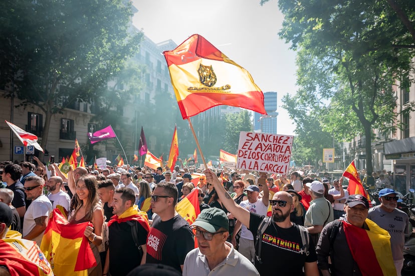 Una marcha apoyada por el PP y Vox reúne a miles de personas en Madrid ...