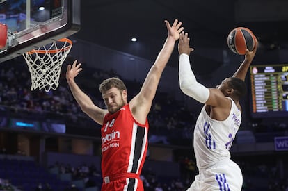Yabusele entra a canasta ante Sasha Vezenkov
