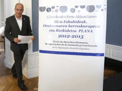 Martín Garitano en junio de 2013 la presentación de su plan de paz en San Sebastián. 
