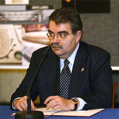 El presidente del Valencia confía en que se repita lo hecho esta temporada en el próximo ejercicio 2006-2007.