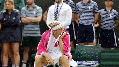 Davidovich, durante el partido contra Rune en el All England Tennis Lawn & Croquet Club.