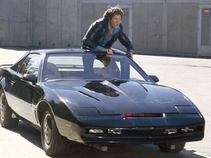 Michael Knight i KITT, els dos protagonistes d''El coche fantástico'.