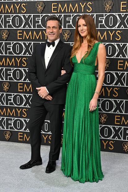 El actor Jon Hamm y su mujer Anna Osceola.