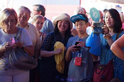 Els turistes que visiten el Camp Nou avui s'han trobat amb les eleccions a la presidència.