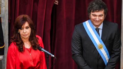 Cristina Fernández de Kirchner y Javier Milei durante la inauguración presidencial en enero 2024 en Buenos Aires.