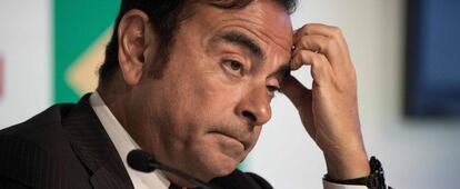 El presidente de Renault y Nissan, Carlos Ghosn, ha sido detenido este lunes en Japón por supuesto lavado de dinero. Su futuro en la compañía parece ser nulo: el consejero delegado de Nissan, Hiroto Saikawa, propondrá la destitución del directivo en la reunión del Consejo de Administración del próximo jueves.