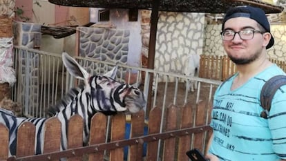 Imagen que compartió en Facebook Mahmud Sarhan, un joven estudiante egipcio, sobre su visita al zoológico de El Cairo.