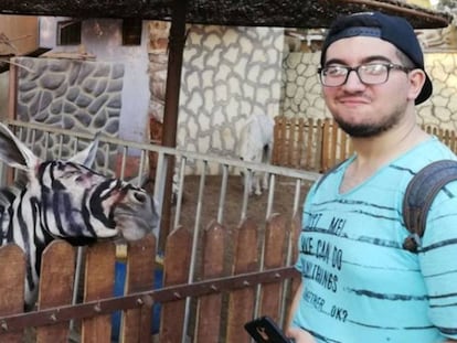 Imagen que compartió en Facebook Mahmud Sarhan, un joven estudiante egipcio, sobre su visita al zoológico de El Cairo. 