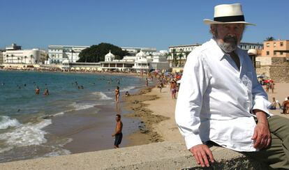 Caballero Bonald, en La Caleta (Cádiz), en 2006.