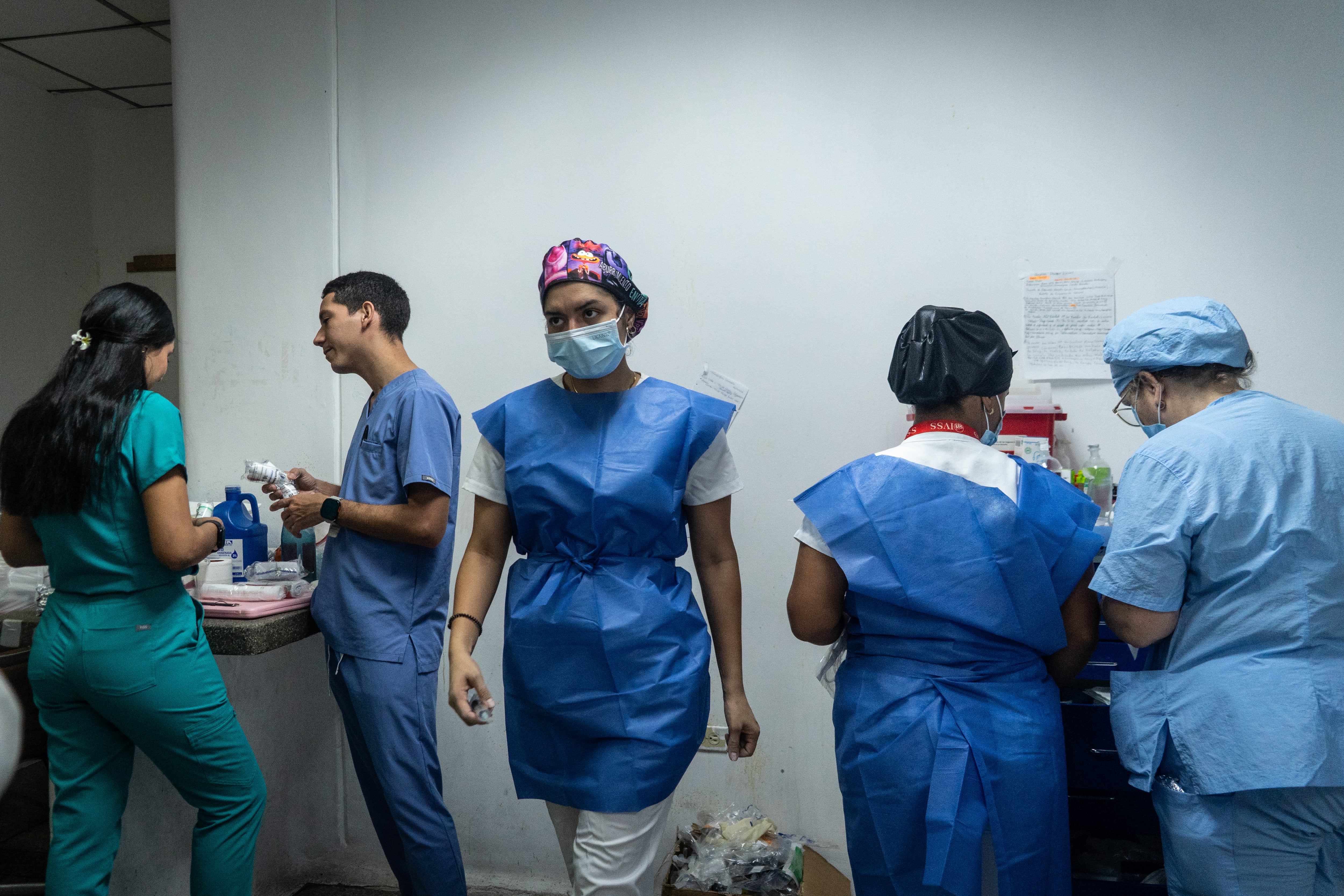 Facultativos de urgencias del Hospital Pérez Carreño, en Caracas.