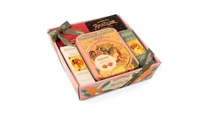 Regalos 15 Amigo invisible sobre fondo blanco.