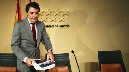 Ignacio González durante la lectura de los presupuestos para 2015.