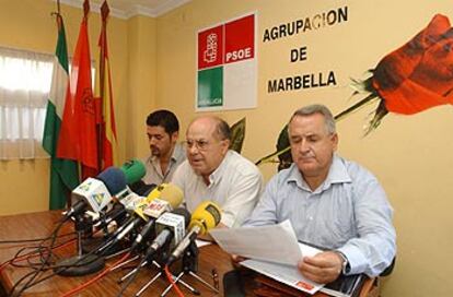 Diego Lara, Juan Paniagua y Silvestre Puertas, ayer, en Marbella.