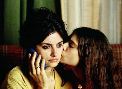 Penélope Cruz y Yohana Cobo, en <i>Volver,</i> de Pedro Almodóvar.