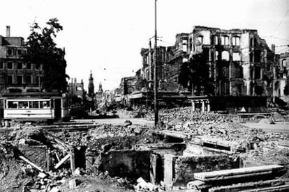 La ciudad alemana de Dresde, después del bombardeo aliado de febrero de 1945.