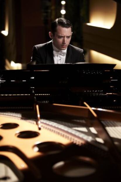 Elijah Wood tickles the ivories in thriller 'Grand Piano.'