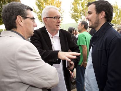 Lara y Garz&oacute;n en la Asamblea de Izquierda Unida en Rivas en noviembre