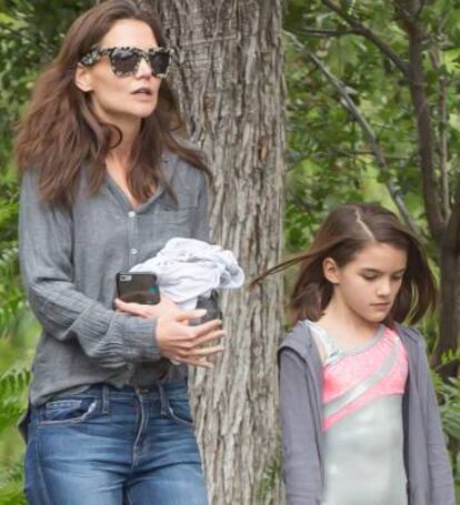 Katie Holmes y Suri Cruise paseando por Los Ángeles en abril pasado.