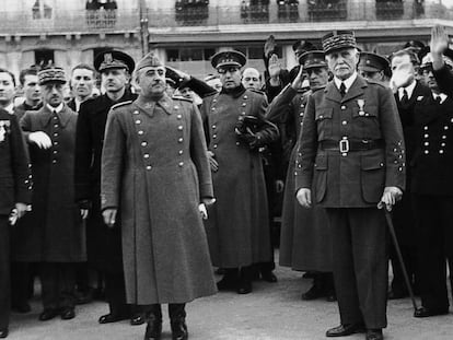 En primer plano, Francisco Franco y, a su izquierda, el general Philippe Pétain en Montpellier en febrero de 1941.