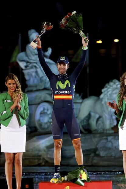 Valverde en el podio de la Vuelta a España en la que se llevó el maillot verde al líder de la clasificación por puntos.