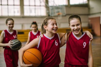 Equipo infantil de baloncesto.