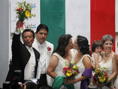 One of the first same-sex marriages held in Mexico City in March 2010.