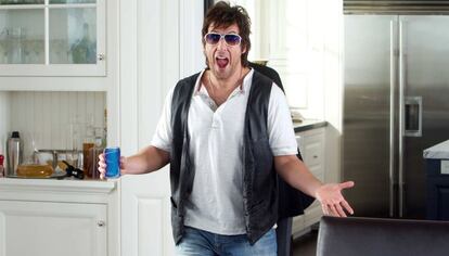 Adam Sandler encaminado al fracaso más absoluto en su cita. La película se llama 'Desmadre de padre' (2012).