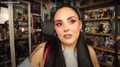 La youtuber española Andrea Compton, celebra el décimo aniversario de su canal