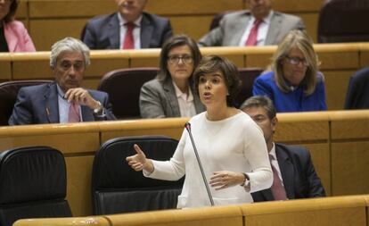 Soraya S&aacute;enz de Santamar&iacute;a, durante su intervenci&oacute;n en el Senado. 