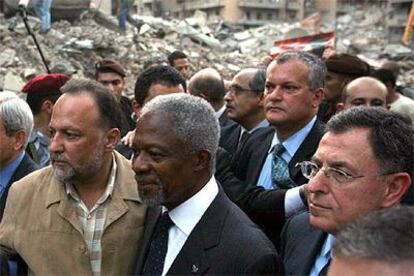 Kofi Annan, durante su recorrido el pasado 28 de agosto por un barrio del sur de Beirut.