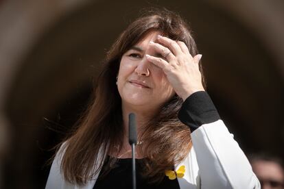 Laura Borràs, este jueves, delante del Parlament de Cataluña.