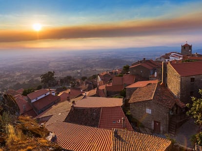 Los techos del pueblo de Monsanto, en Portugal.