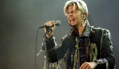 David Bowie, durante una presentación en 2004. 