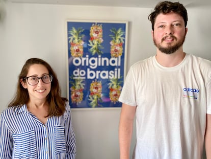 Yasmin Narcizo y su esposo, André Vieira, ambos inmigrantes brasileños, este jueves en Lisboa.