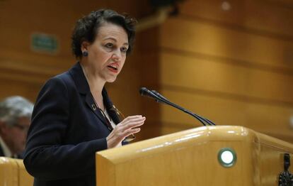 GRAF296. MADRID, 19/02/2019.- La ministra de Trabajo, Migraciones y Seguridad Social, Magdalena Valerio, durante su intervención en la sesión de control al Gobierno en el Senado este martes, el último pleno de la legislatura. EFE/ Kiko Huesca