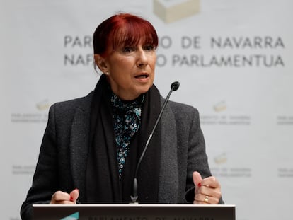 Maite Nosti, este jueves, durante una declaración ante la prensa en el Parlamento de Navarra.