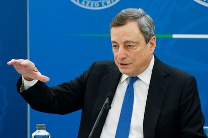 El primer minisitro italiano, Mario Draghi, durante la rueda de prensa de este viernes.