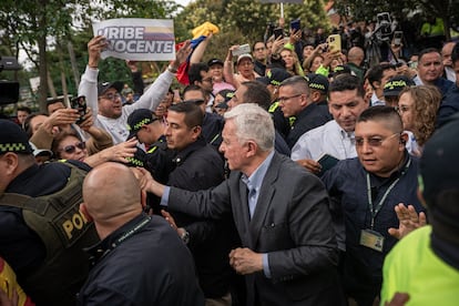 El expresidente Álvaro Uribe, en homenaje a Miguel Uribe, en Bogotá, el 23 de agosto.
