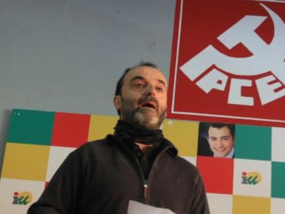 El nuevo coordinador local de IU en C&oacute;rdoba, Juan Antonio Romero, en el acto de su elecci&oacute;n.