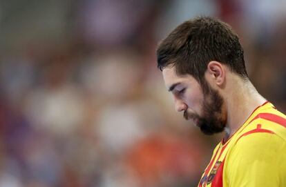 Karabatic, cabizbajo tras el partido.