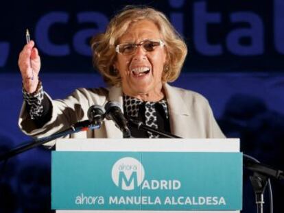 Ahora Madrid candidate Manuel Carmena thanks her supporters on Sunday night.