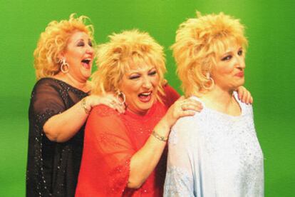 Las tres integrantes de Las supremas de Móstoles, uno de los conjuntos que participa en el concurso.