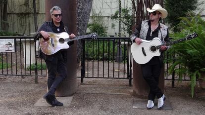 Carlos Segarra (derecha) Y Miguel Ángel Escorcia, protagonistas del espectáculo Rock'nRoll Heroes.