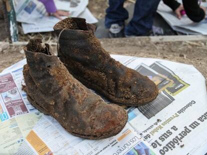 Botas de un fusilado cuyos restos fueron exhumados el verano pasado gracias a la donación de un sindicato noruego de electricistas.